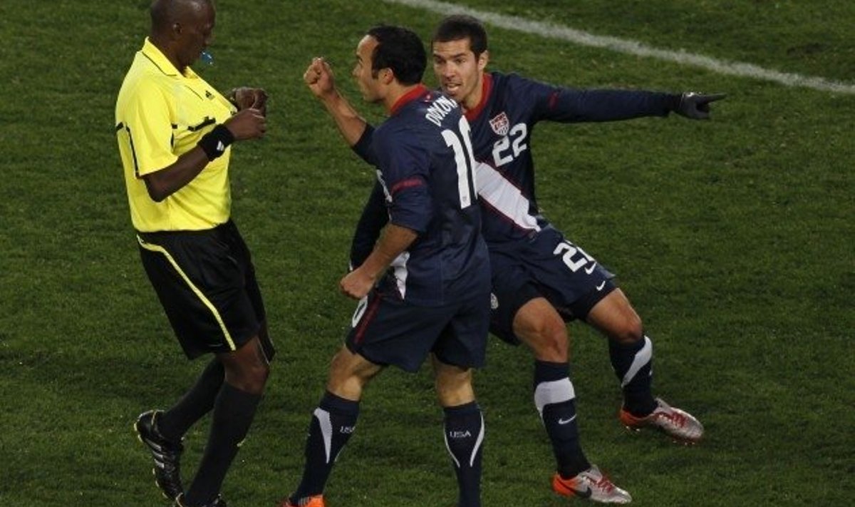 Jalgpalli MM, Mali väljakukohtunik mängus Sloveenia-USA