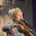 FOTOD | Curly Stringsi südamlik kontsert tõi Viljandi Folgi Kirsimäe lava ette rohkelt publikut