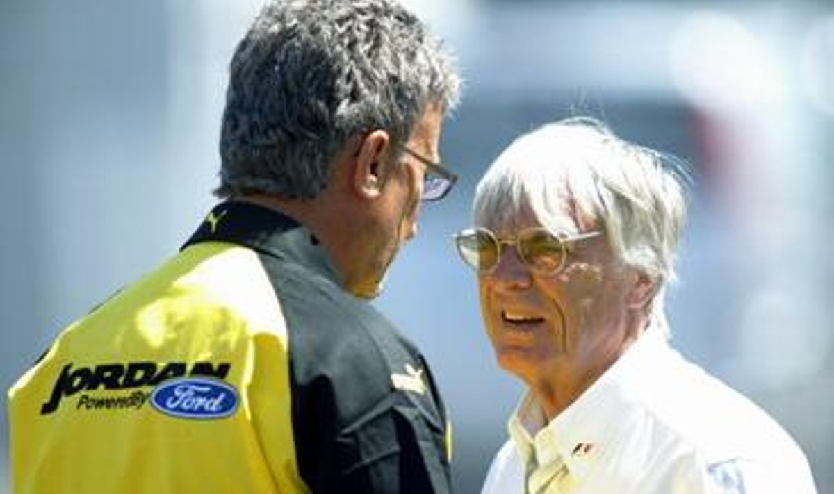 Eddie Jordan ja Bernie Ecclestone Suurbritannia GP-l