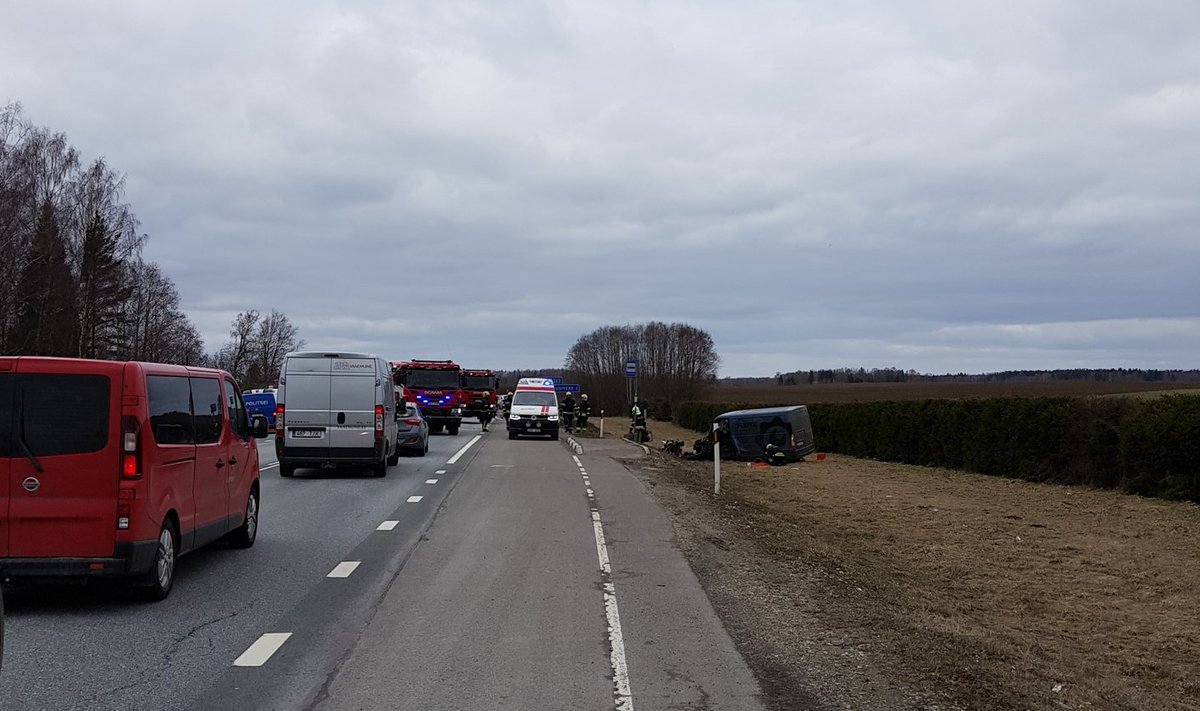 Õnnetus Tartu - Tallinn maanteel