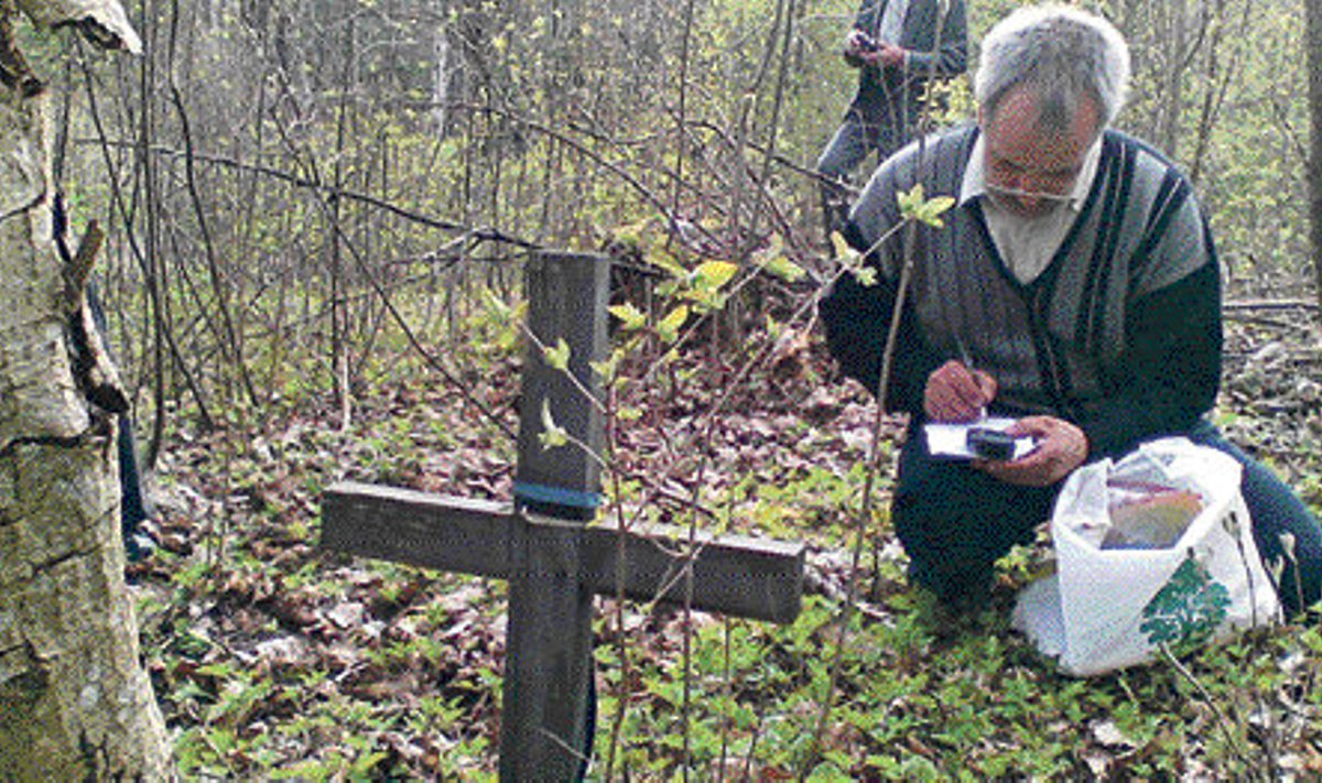 Lätis on mitmed langenud Eesti sõdurite hauad hoolitsemata ja võssa kasvanud.