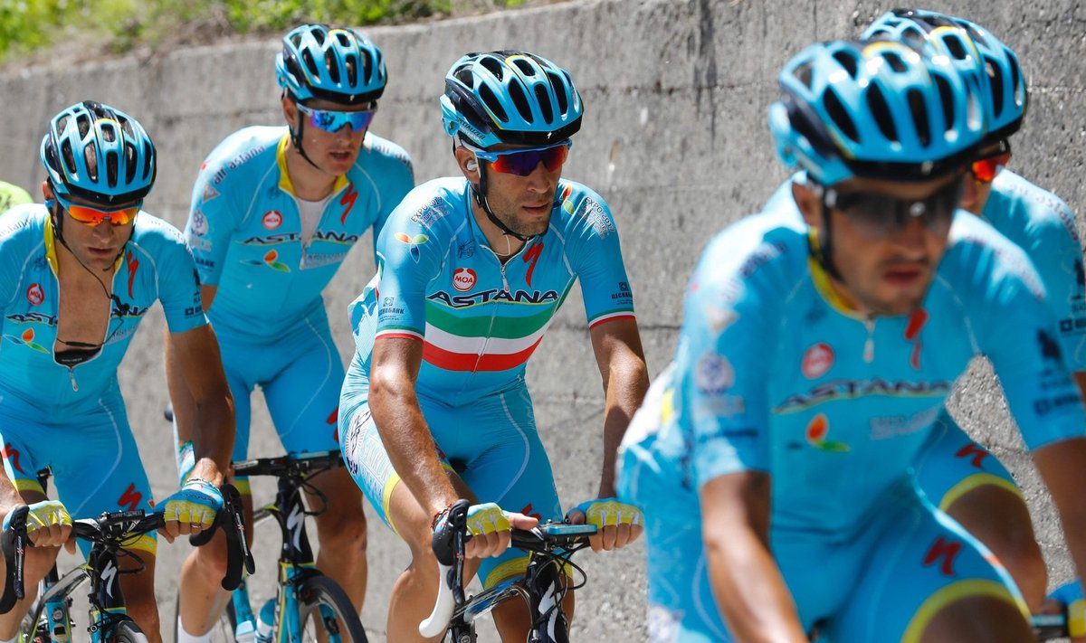 Astana meeskond töötab Girol Vincenzo Nibali heaks