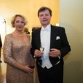 VIDEO: Vilja Savisaar-Toomasti abikaasale jagati Tallinnas naist laimavaid lendlehti