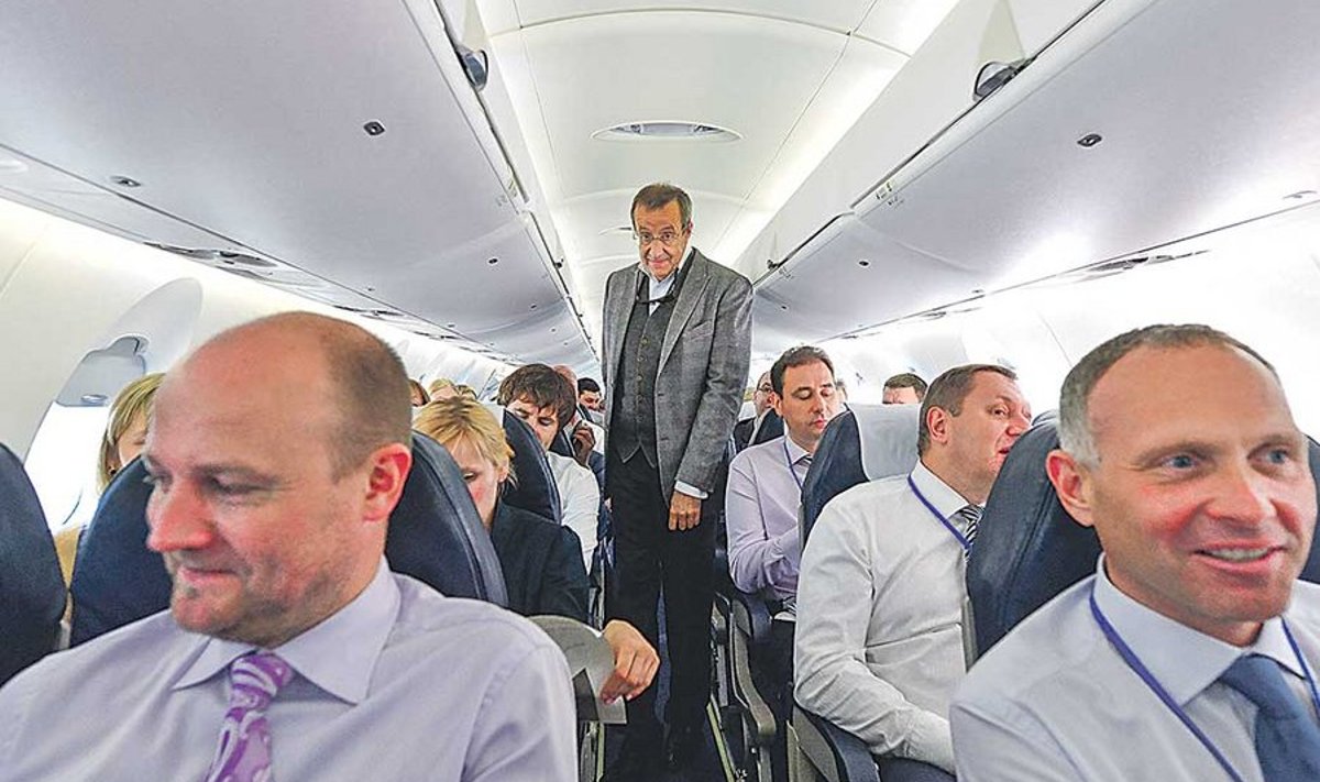 Lennukisõit muutus presidendi valvsa pilgu all Eesti ärieliidi omaette suviseks kokkutulekuks.