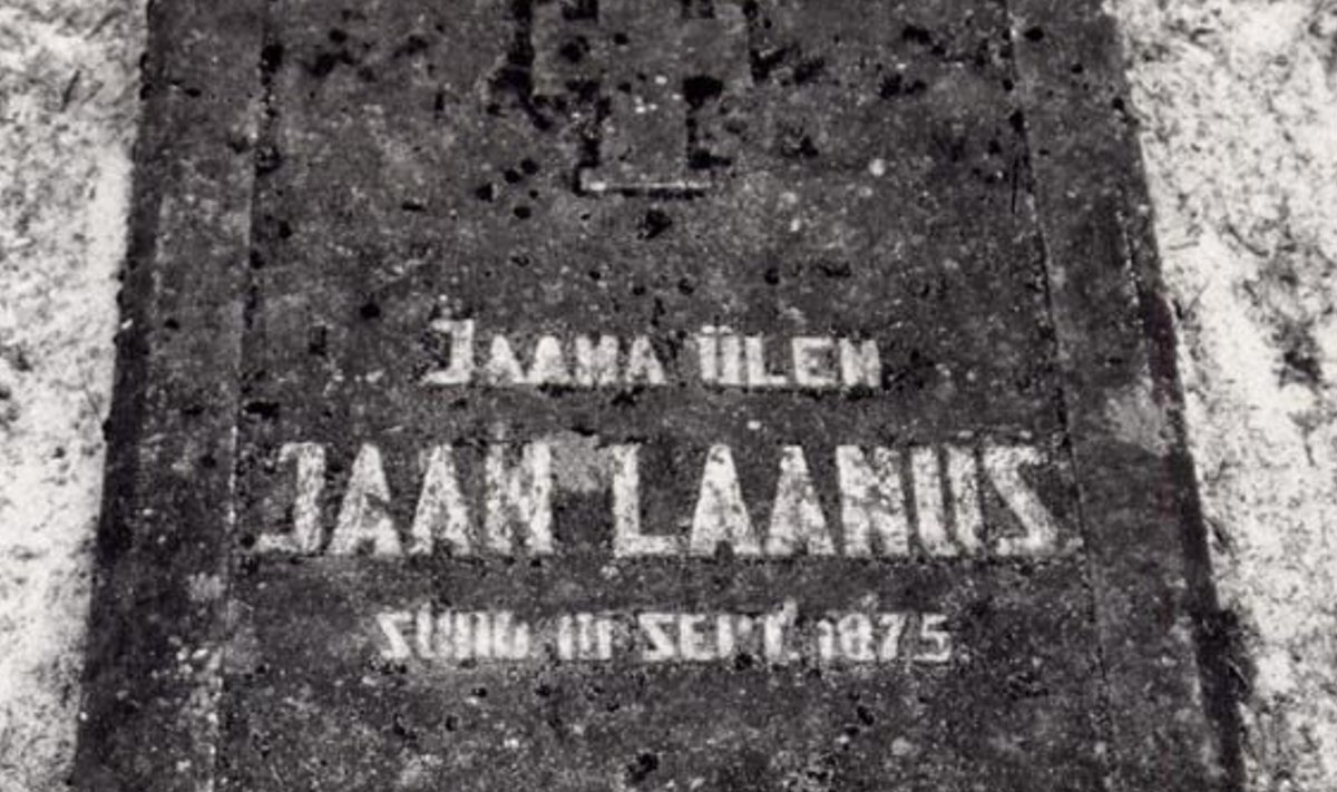 Jaan Laanuse vana hauakivi.