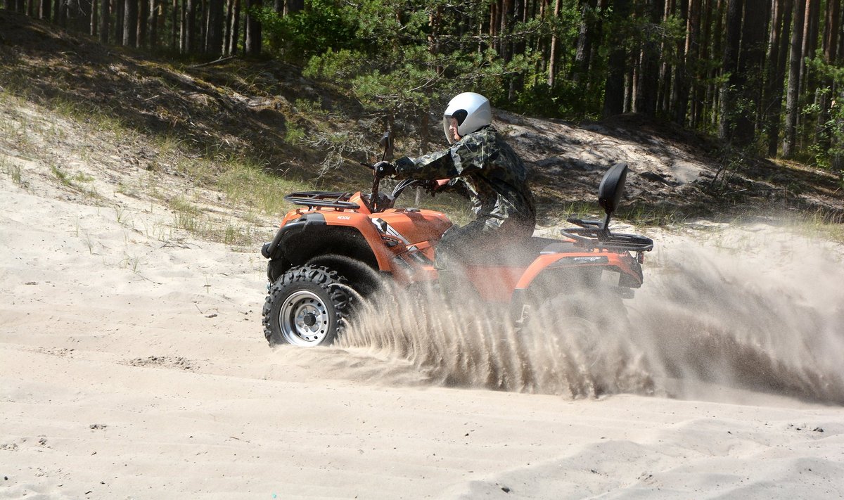 ФОТО | Пропавшего 12-летнего мальчика помог найти местный житель на ATV -  Delfi RUS