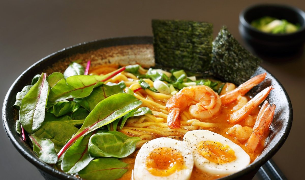 Tokumaru on klassikaline Jaapani köök, kuid sellesse on segatud ka teatav annus fusion’it, modernseid laene, mis muudavad söömise veelgi põnevamaks, kogemuse nauditavamaks. 