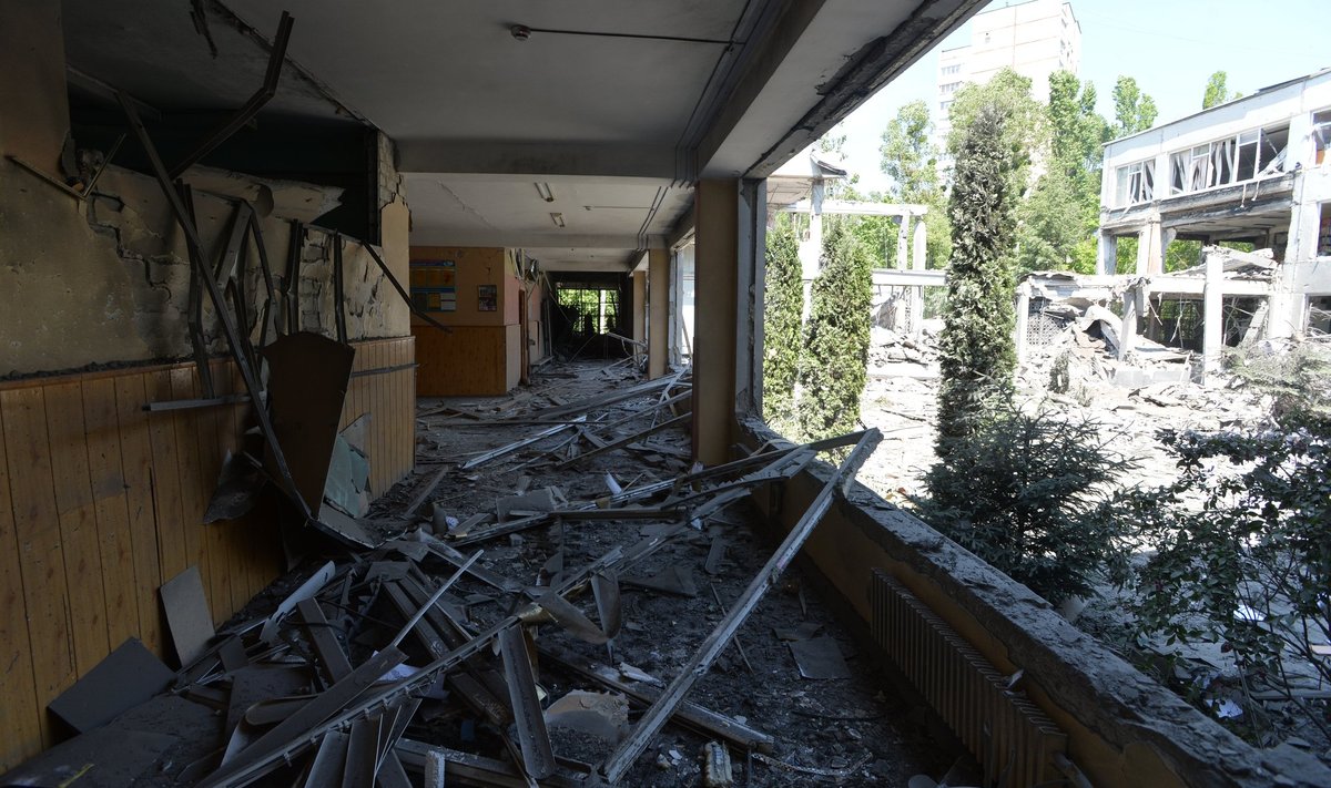 Разрушения в Харькове после российского удара (фото сделано 2 июня)