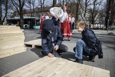 Ega see naela löömine nii kerge olegi, näpule ei tohi pihta lüüa!