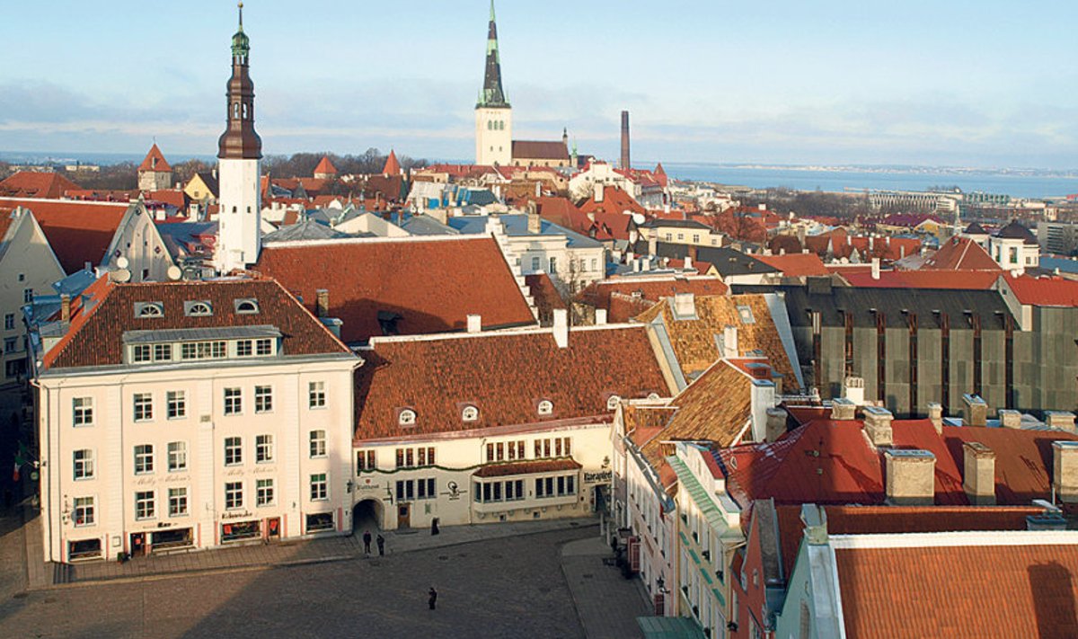 Vaade Tallinna  vanalinnale  raekoja tornist.