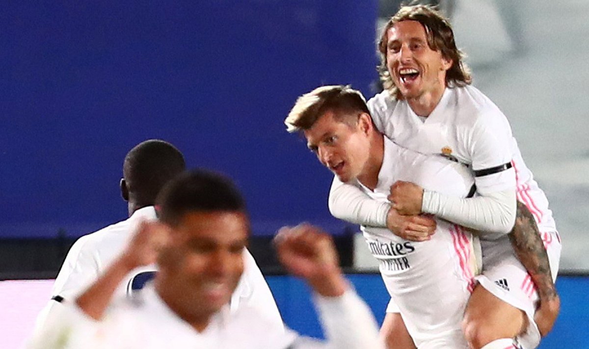 Toni Kroos ja Luka Modric 2:0 värava üle rõõmustamas.