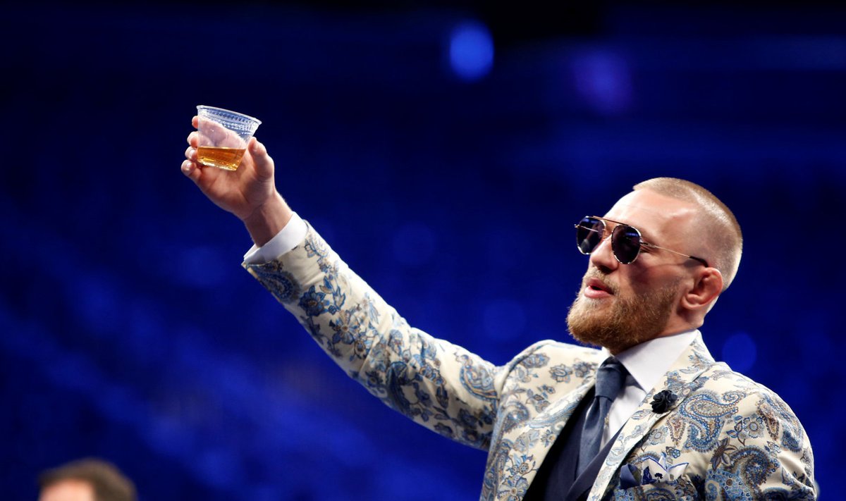 Viskisõber Conor McGregor mekkis Šotimaal vastu tahtmist õlut.