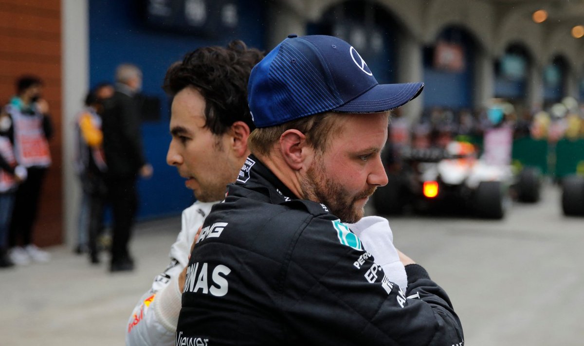 Sergio Perez ja Valtteri Bottas