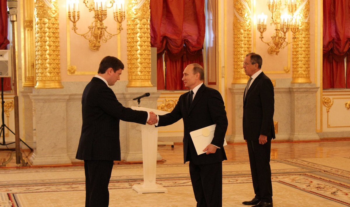 Eesti suursaadik Venemaa Föderatsioonis Arti Hilpus andis president Vladimir Putinile üle oma volikirja 