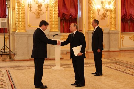 Eesti suursaadik Venemaa Föderatsioonis Arti Hilpus andis president Vladimir Putinile üle oma volikirja 