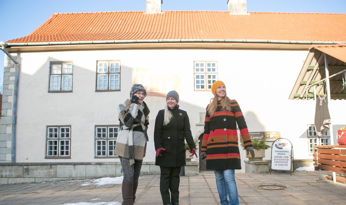 Loomemaja eestvedajad (vasakult) Maris Rebel, Kristi Kiil ja Relika Metsallik-Koppel avaldasid mullu suurt lootust, et turuhoonest saab tulevikus tore loomemaja.