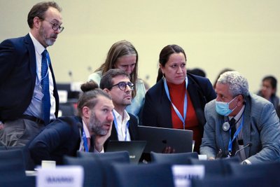 IPCC sekretariaat ja tehnilise toe meeskond ootavad hääletuse tulemusi.