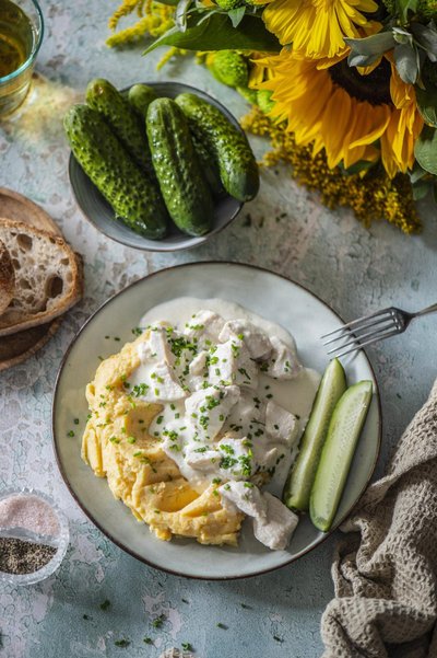 Kanakaste sulajuustu ja köögiviljapüreega