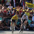 Selfie teinud fänn põhjustas Tour de France'il massikukkumise, kaks liidrit jätkavad vägevat heitlust