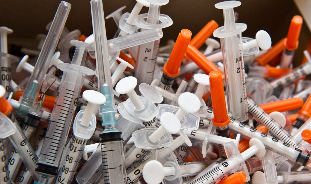 MTÜ Convictus korjab narkomaanidelt kasutatud süstlaid 