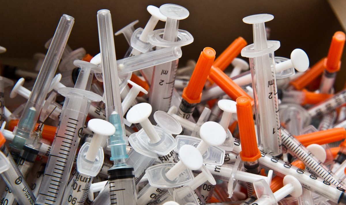 MTÜ Convictus korjab narkomaanidelt kasutatud süstlaid 