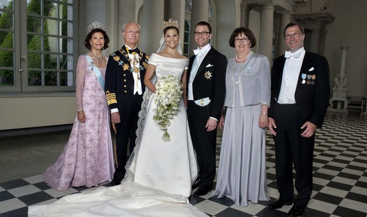 Kroonprintsess Victoria ja prints Daniel koos vanematega 