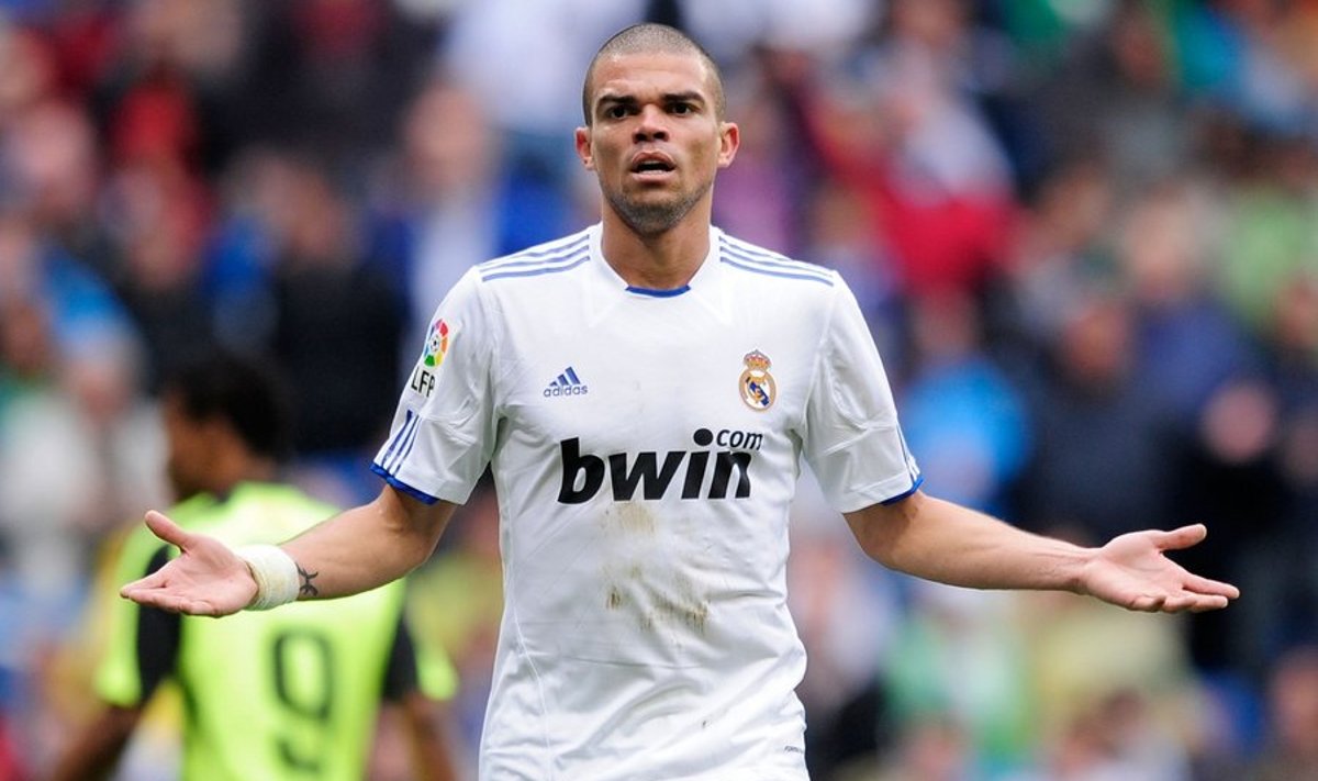 Madridi Reali kaitsja Pepe, jalgpall
