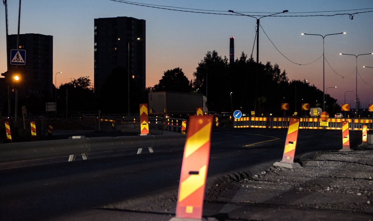 VÄO LIIKLUSSÕLM EHITUSJÄRGUS ÖÖSEL