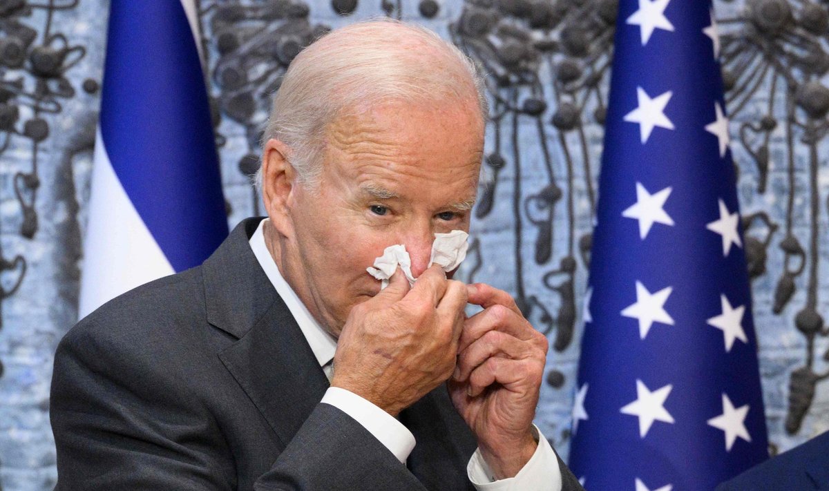14. juulil jäi Biden pildile nina nuuskamisega. Esimesed COVID-19 sümptomid tekkisid siiski alles kolmapäeval.