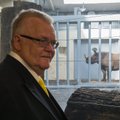 Savisaar läheb koos Jüri Mõisaga loomaaeda ninasarvikute puuri koristama