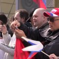 Meeleavaldusel Vene saatkonna ees lehvis punalipp
