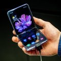 В пятницу в Эстонии начнется продажа новых складных телефонов Samsung