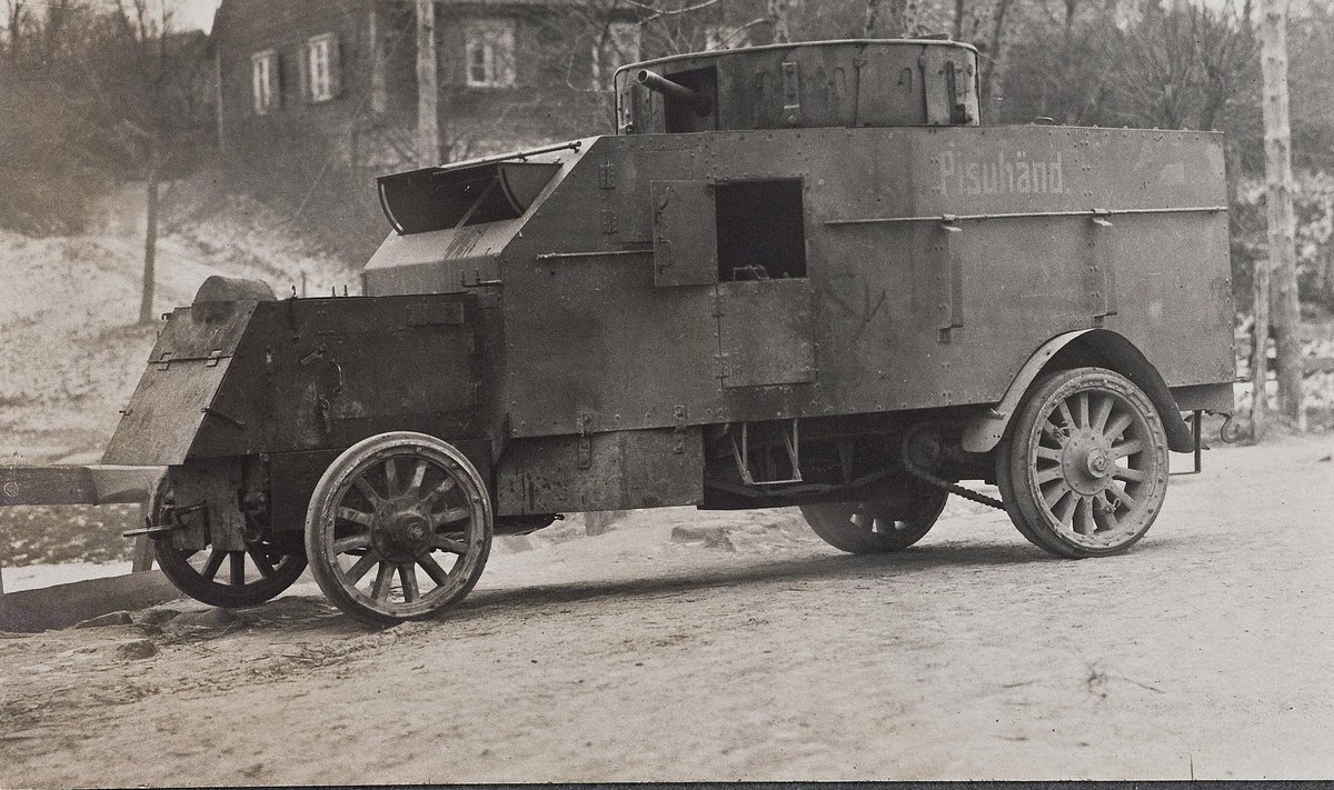 Soomusauto Pisuhänd sügisel 1919.