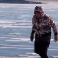 VIDEO | Internetisensatsioon: 76-aastane Siberi memmeke uisutas üle maailma sügavaima järve 1943. aasta varustusega