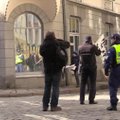 Provokaatorite meeleavaldus Vene saatkonna ees