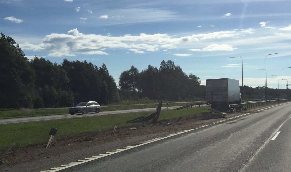 Liiklusõnnetus Tallinna-Tartu maanteel