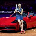 VIDEO | Kontaveidi alistanud Pliskova saigi uhke Porsche sportauto omanikuks