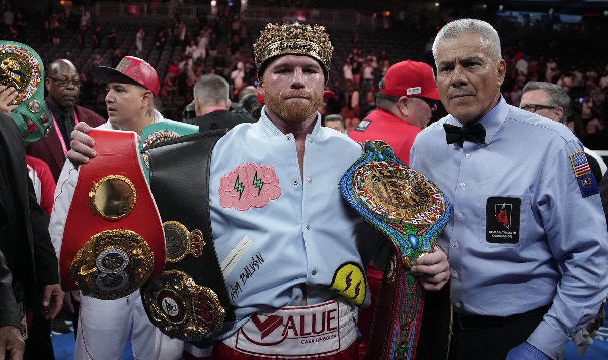 Canelo Alvarez on profipoksi super keskkaalu valitseja. Tulevikus tahab ta tegusid teha golfis.