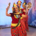 Tuuritav Nepali tantsutrupp võlub eestlastele kala- ja viljaõnne
