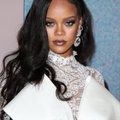 VIDEO | Julge valik! Rihanna lasi endale lõigata värske ja väga julge soengu