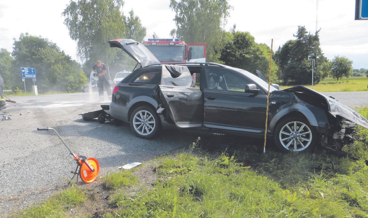 Mullu 8. juulil Kuressaare-Võhma-Panga maanteel Kaarma ristmikul traagilise liiklusõnnetuse põhjustanud Audi Allroad.