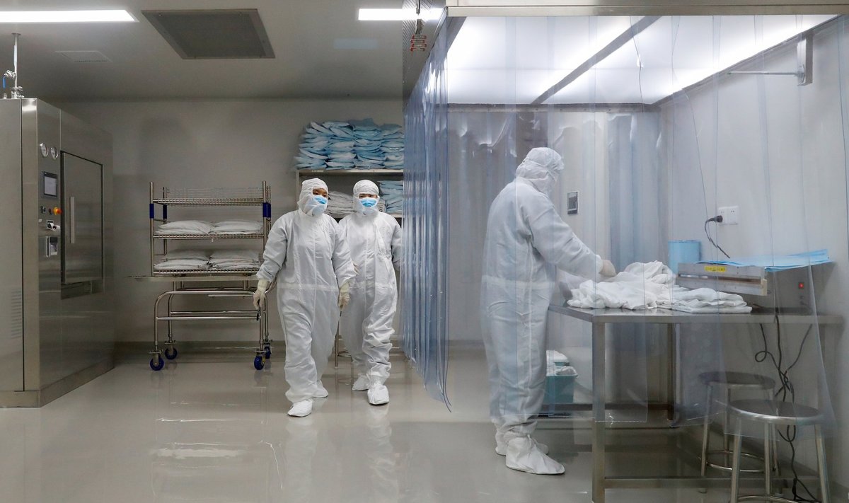 Hiina võimud korraldasid ajakirjanikele ringkäigu Pekingi ettevõttes Sinovac, mille koroonavaktsiiniga tehakse parasjagu inimkatseid.