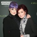 Perekond tülis: Sharon Osbourne avaldas telesaates tütre Kelly lapse nime, mille peale värske ema pahaseks sai