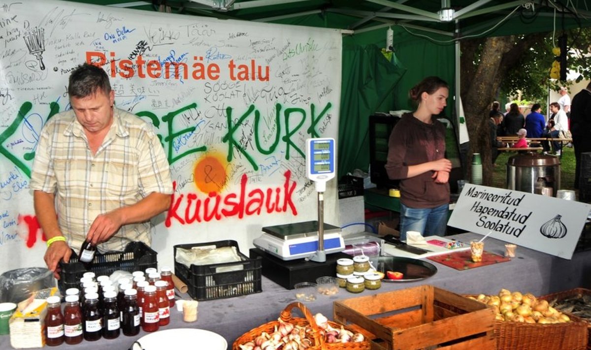 Tänavune Külmalinna küüslaugufestival oli piisavalt kauplejaterohke. Foto: Johannes Haav