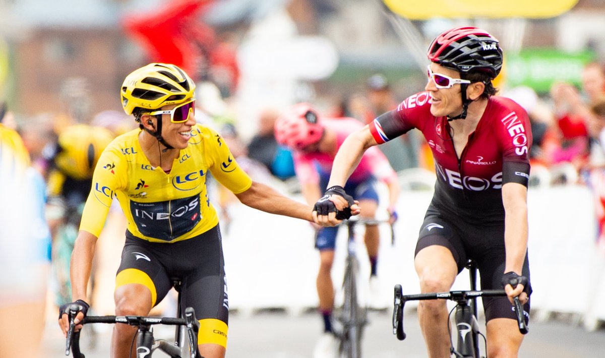 2019. aasta Tour de France'i võitja Egan Bernal (vasakul) koos 2018. aasta tšempioni Geraint Thomasega.