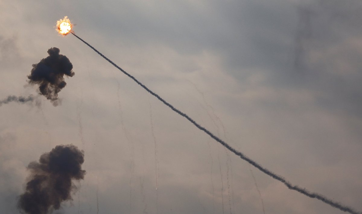 Iisraeli raudkuppel tulistab alla Hamasi raketi