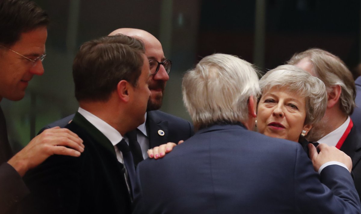 Theresa May on sattunud Jean-Claude Junckeri embusse