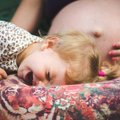 Вкус железа и ночные кошмары: 8 самых странных признаков беременности