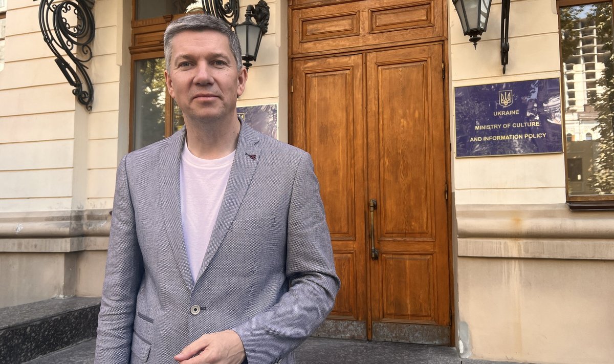 „Kultuuritegelane, kirjanik või helilooja, keda Venemaa kasutab impeeriumi mõju- või surveallikana, pole praeguses Ukraina info- ja kultuuriruumis soosingus,“ sõnab Rostislav Karandejev.