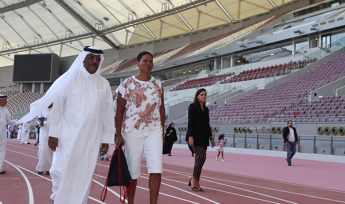 Võistlused toimuvad uuenduskuuri läbinud Khalifa rahvusvahelisel staadionil, kusjuures areeni aitavad jahedana hoida spetsiaalsed puhurid, mida on taamal ka näha